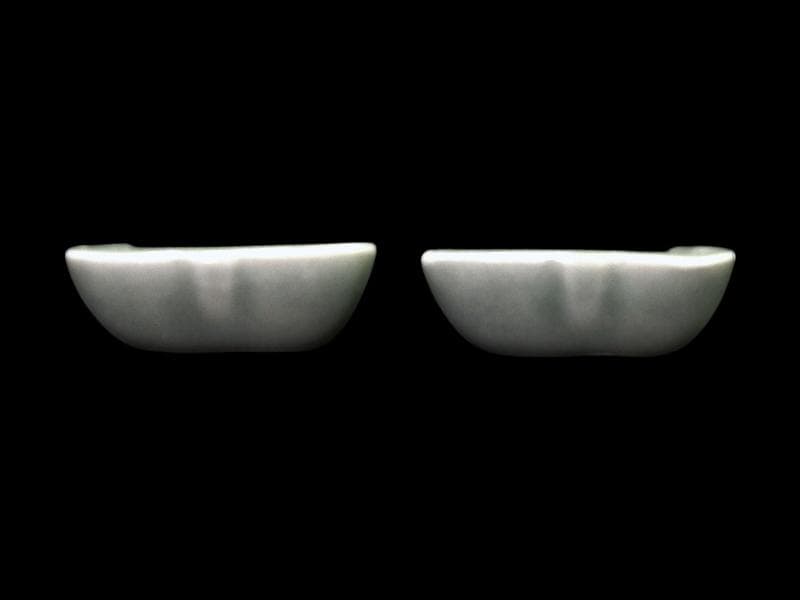 伊万里　瀬戸　青磁　軍配の図　変形豆皿　2枚　珍品　E667AS-fbsf