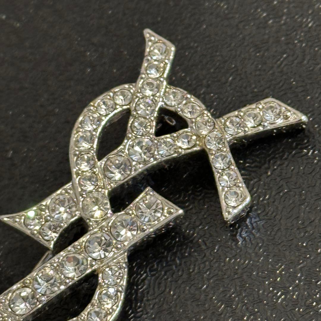 Yves Saint Laurent✨ イブサンローラン　ブローチ　ロゴ YSL