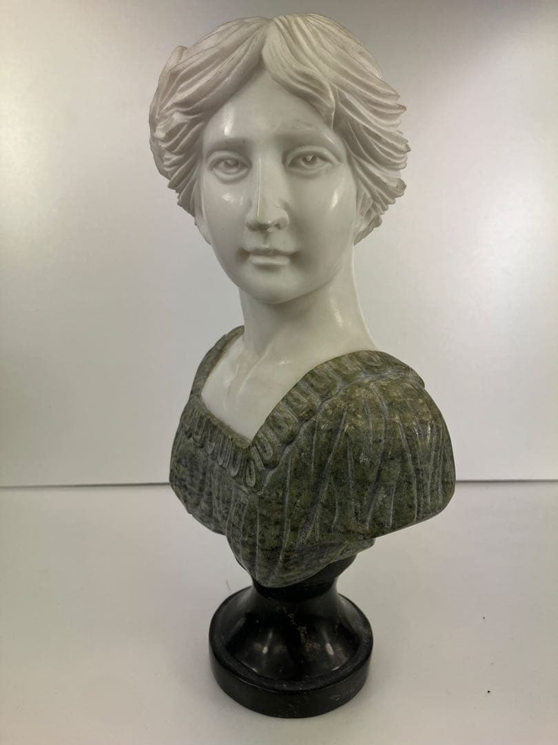 大理石製バスト像 白と緑　約31cm 約5kg