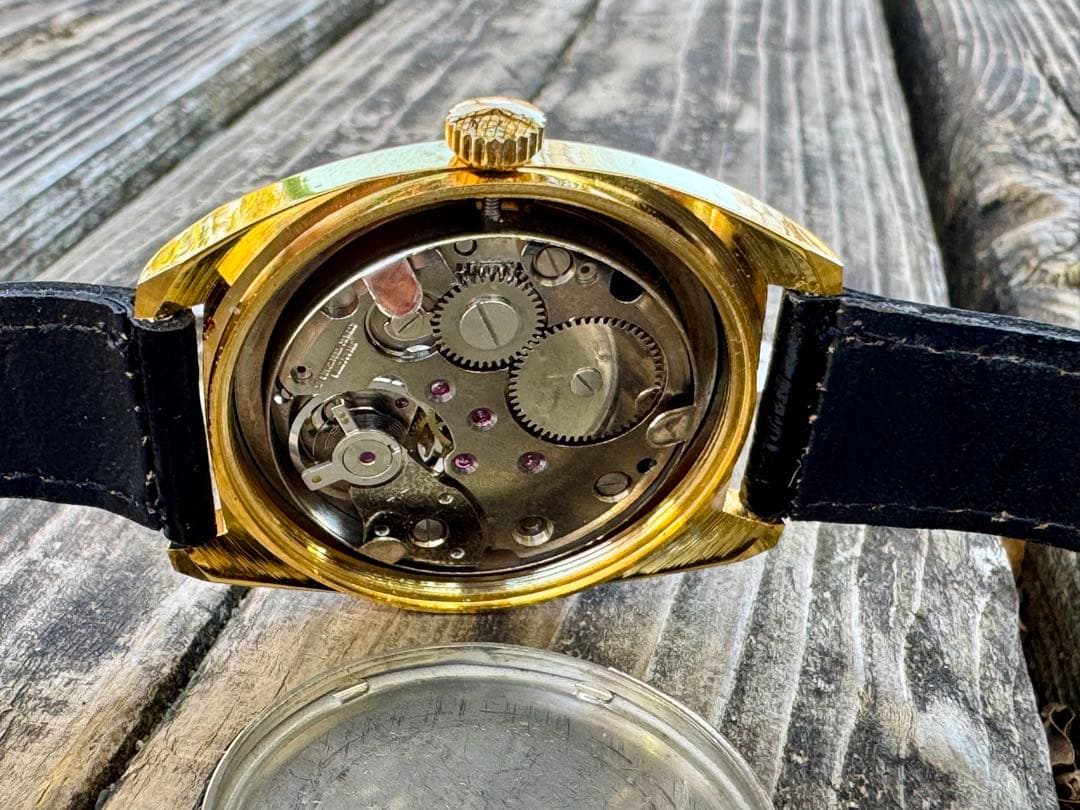 ジャンピングアワー搭載　 機械式自動巻き腕時計