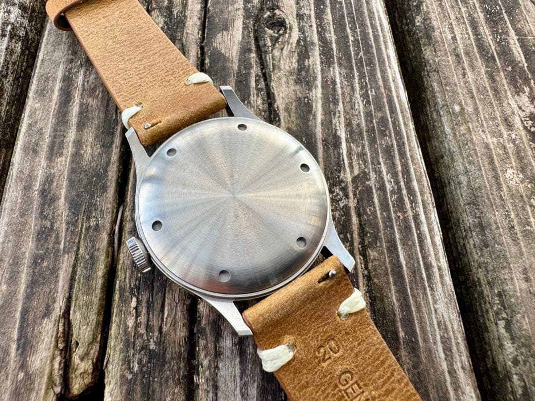 ジャンピングアワー搭載　 機械式自動巻き腕時計