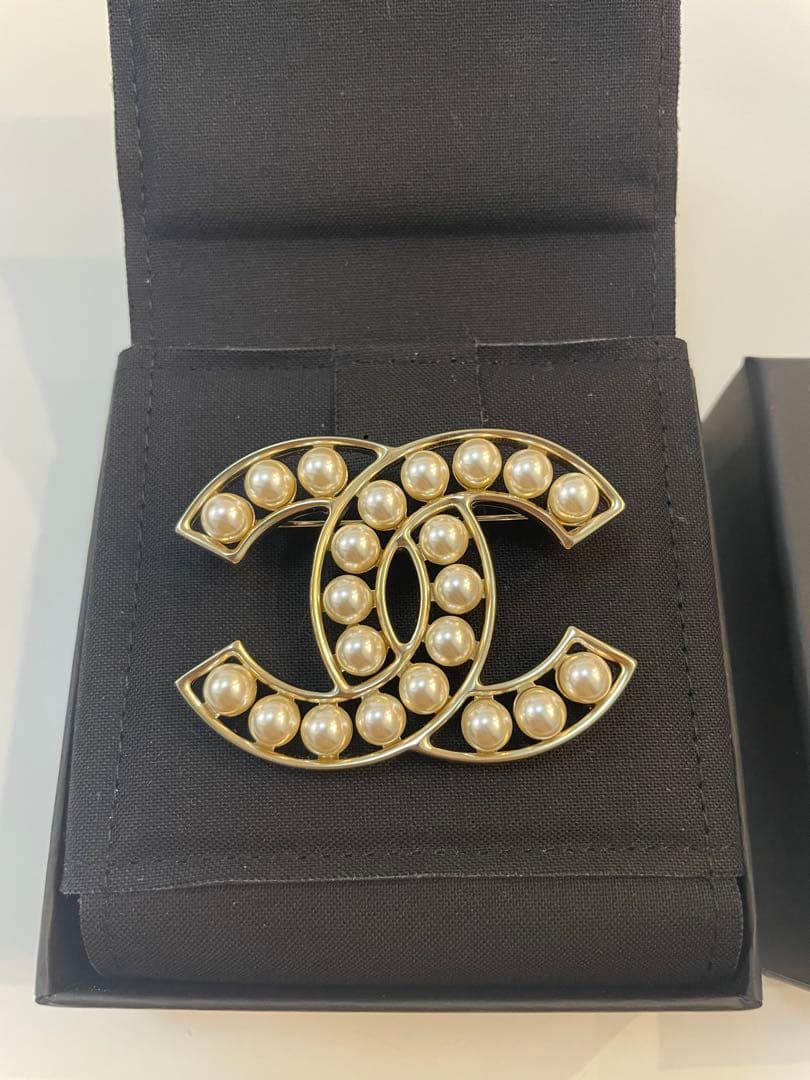 ྀིCHANELྀི ブローチ 未使用