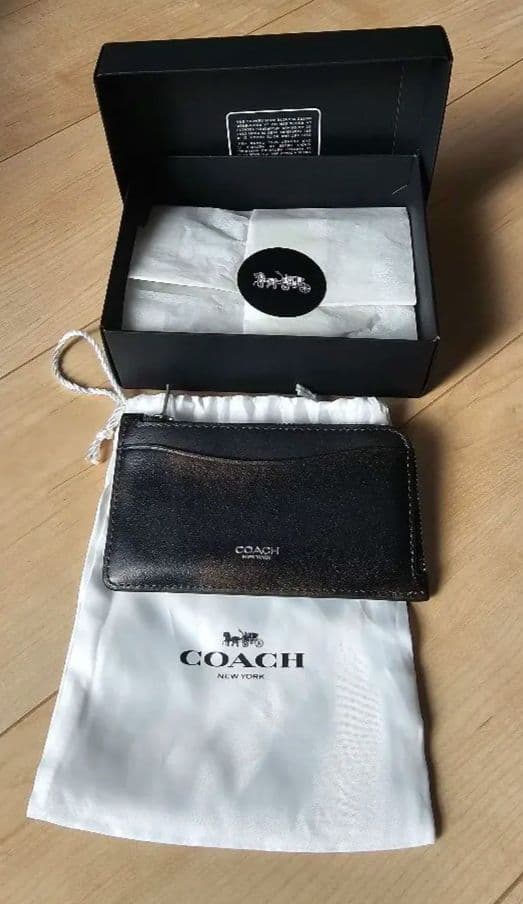 COACH ニューヨーク ジップ カード ケース・ラブド レザー