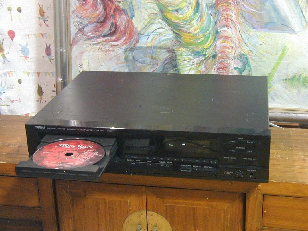 ★ヤマハ　ＣＤプレーヤー、ＣＤＸ‐５１０。再生良好。キズ多い補修あり。