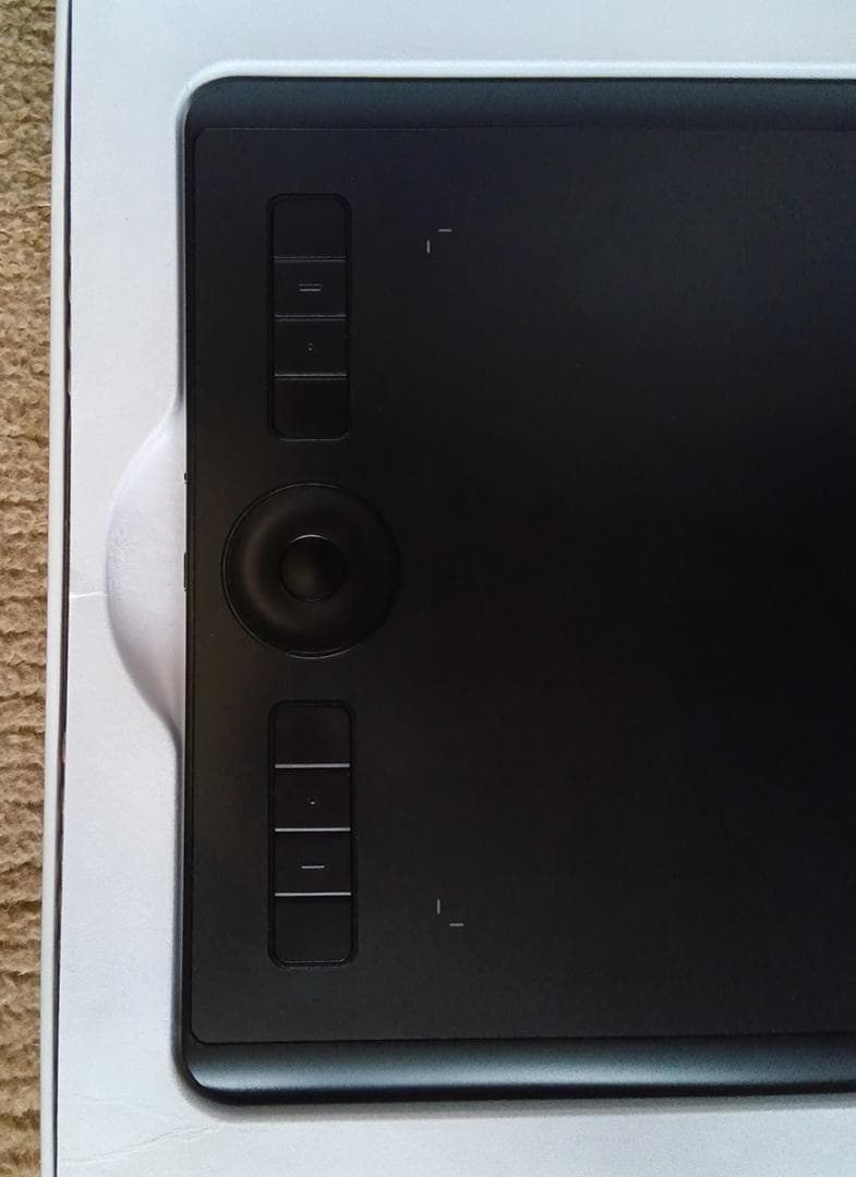 液タブ・ペンタブ Wacom Intuos Pro M