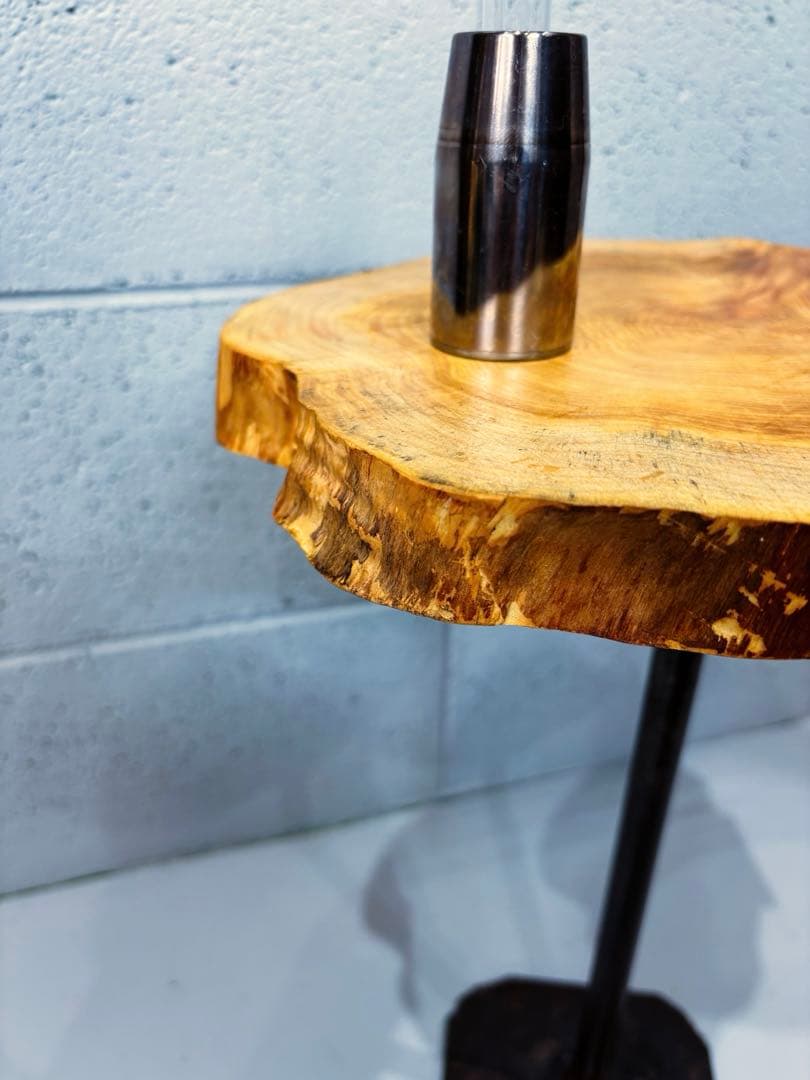 榧輪切りサイドテーブル　ナイトテーブル　コーヒーテーブル　観葉植物起き