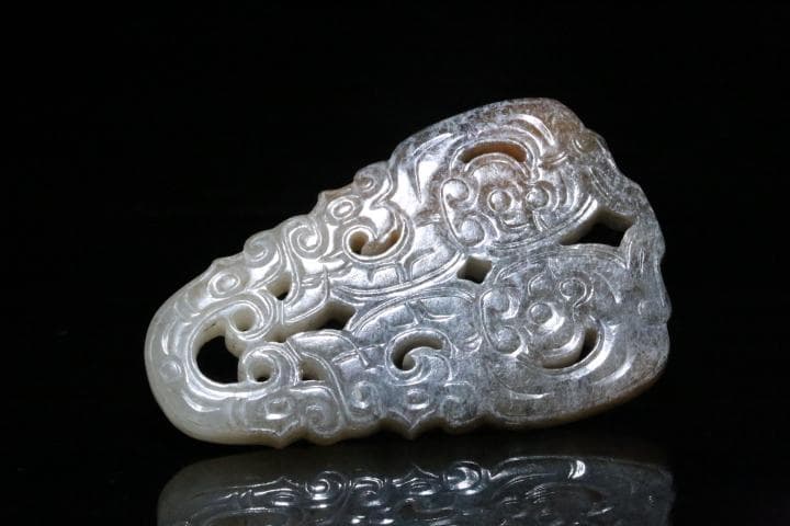 漢代 竜紋佩 古玉老和田玉装身具 中国美術ペンダント 骨董工芸品