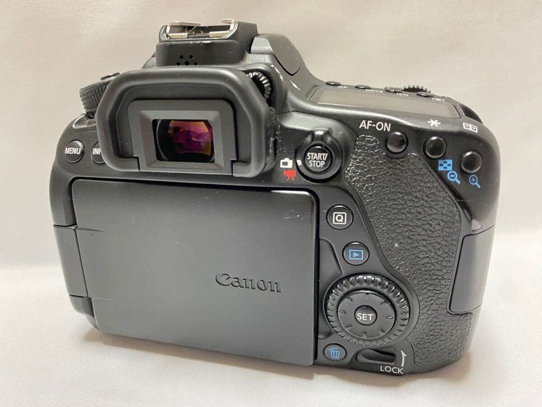 Canon EOS 80D EF-S 18-55mm IS STM レンズキット