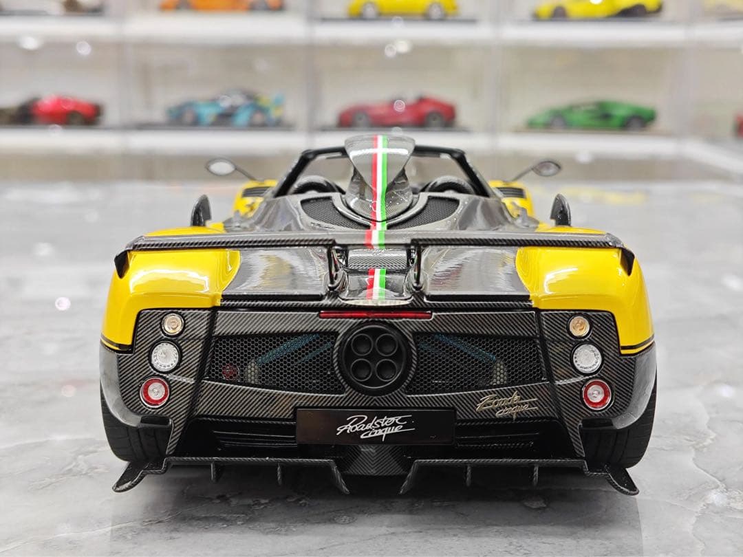 新発売 ！全開閉！Almost Real 1/18 パガーニ ゾンダ ミニカー