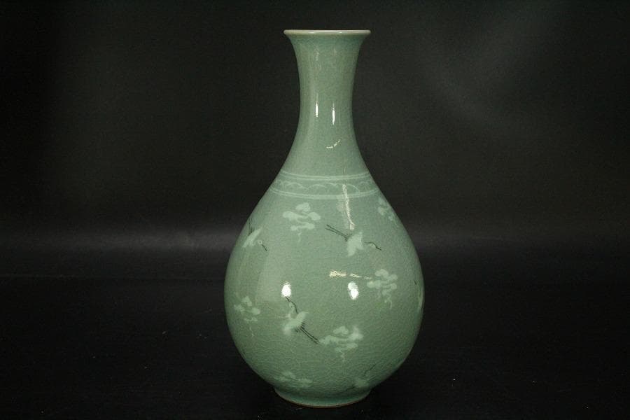 朝鮮美術 青磁 雲鶴紋 梅瓶 高22.5cm 東南陶窯 古堂趙斗彦(メ1155)