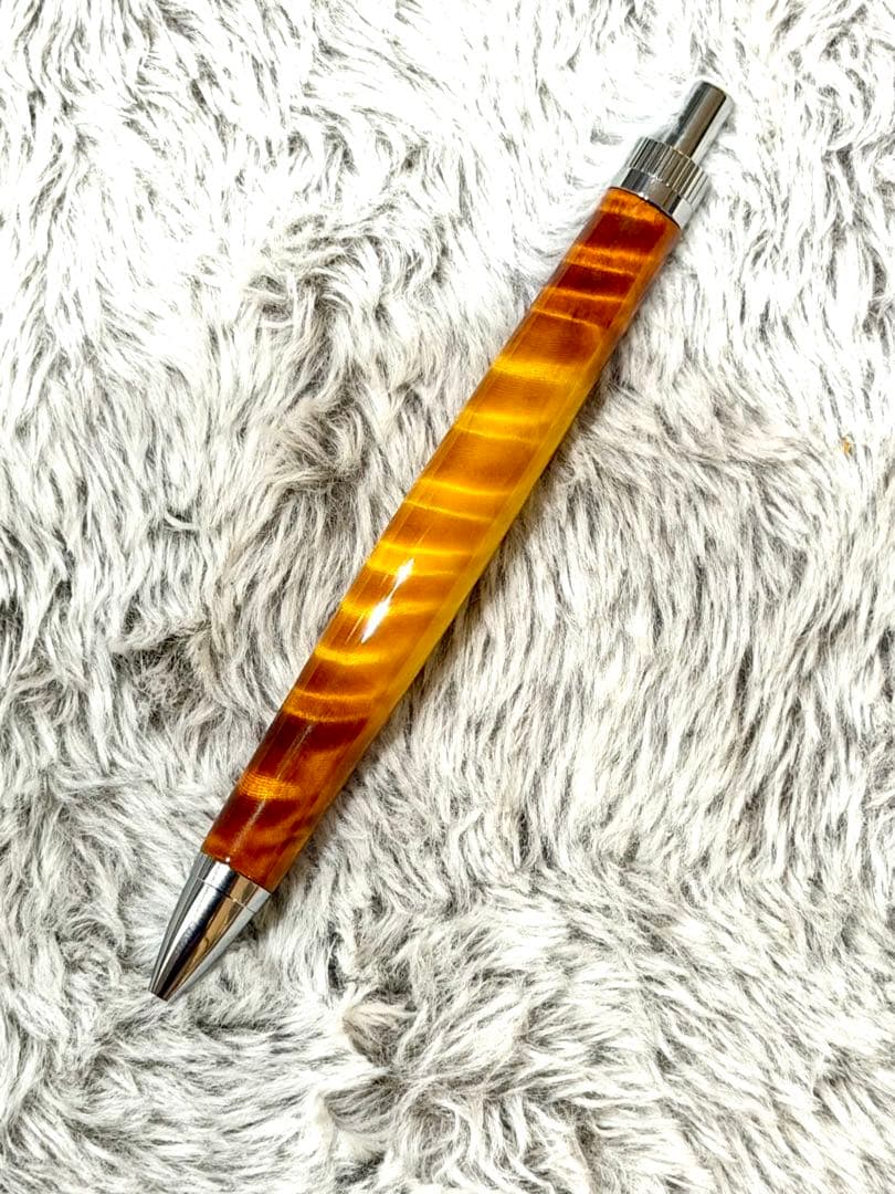 もんもん木軸ペン　ラッカー仕上げ　楽器　ギター