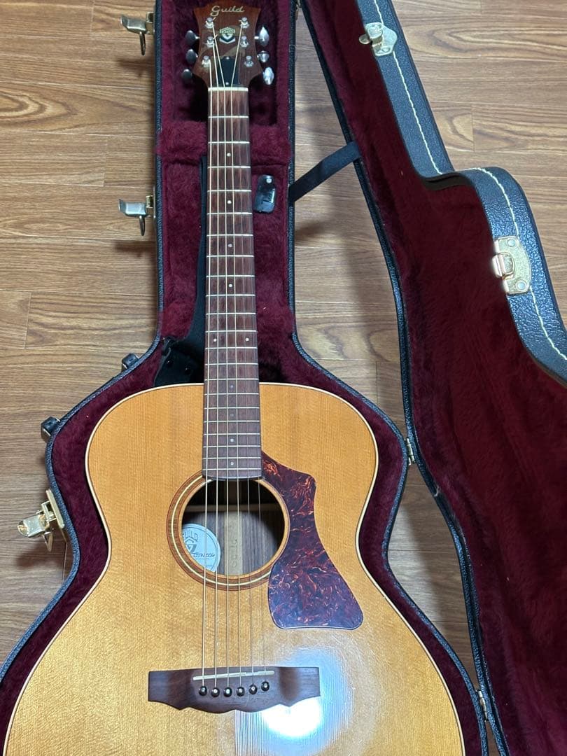 Guild GJ-200 アコースティックギター ハードケース付き