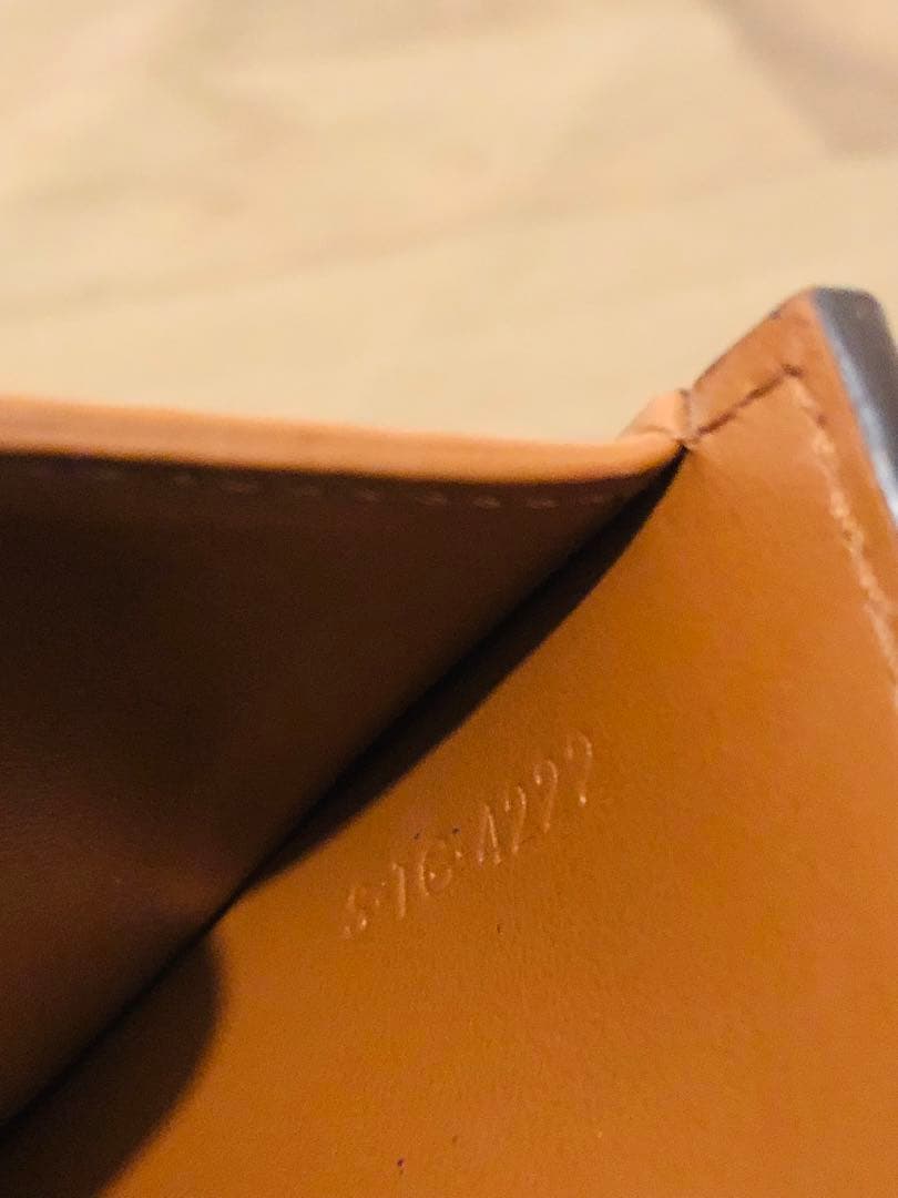 CELINE 三つ折り財布(美品)