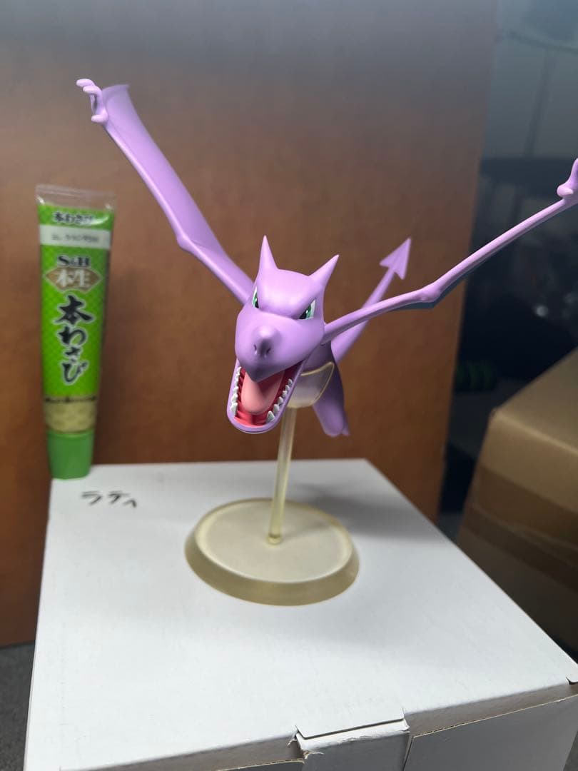 ポケモンスケールワールド　プテラ色違い