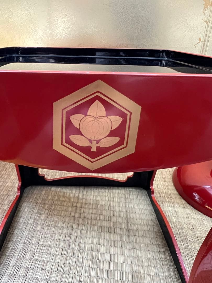 朱塗沈金鶴亀松竹梅文　盃台　五ツ組盃　木箱付　明治時代