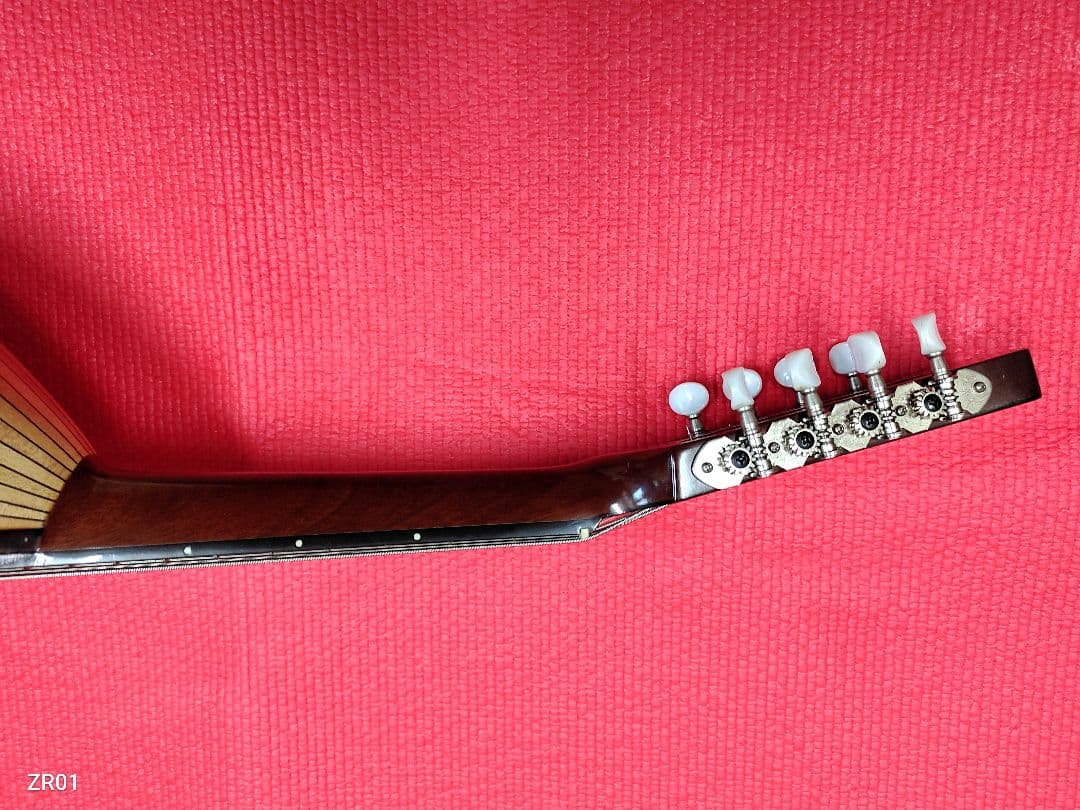 SUZUKIマンドリン　MDー4マンドラ 本体 8弦 ケース付き