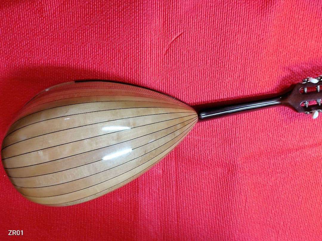 SUZUKIマンドリン　MDー4マンドラ 本体 8弦 ケース付き