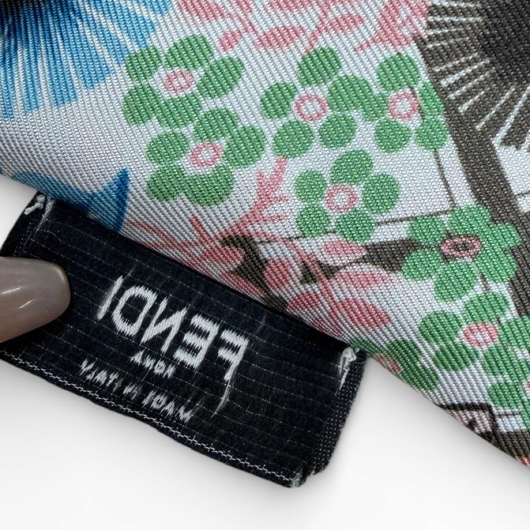 FENDI フェンディ　ズッカ柄　FFロゴ　ラッピー　花柄　スカーフ　小物