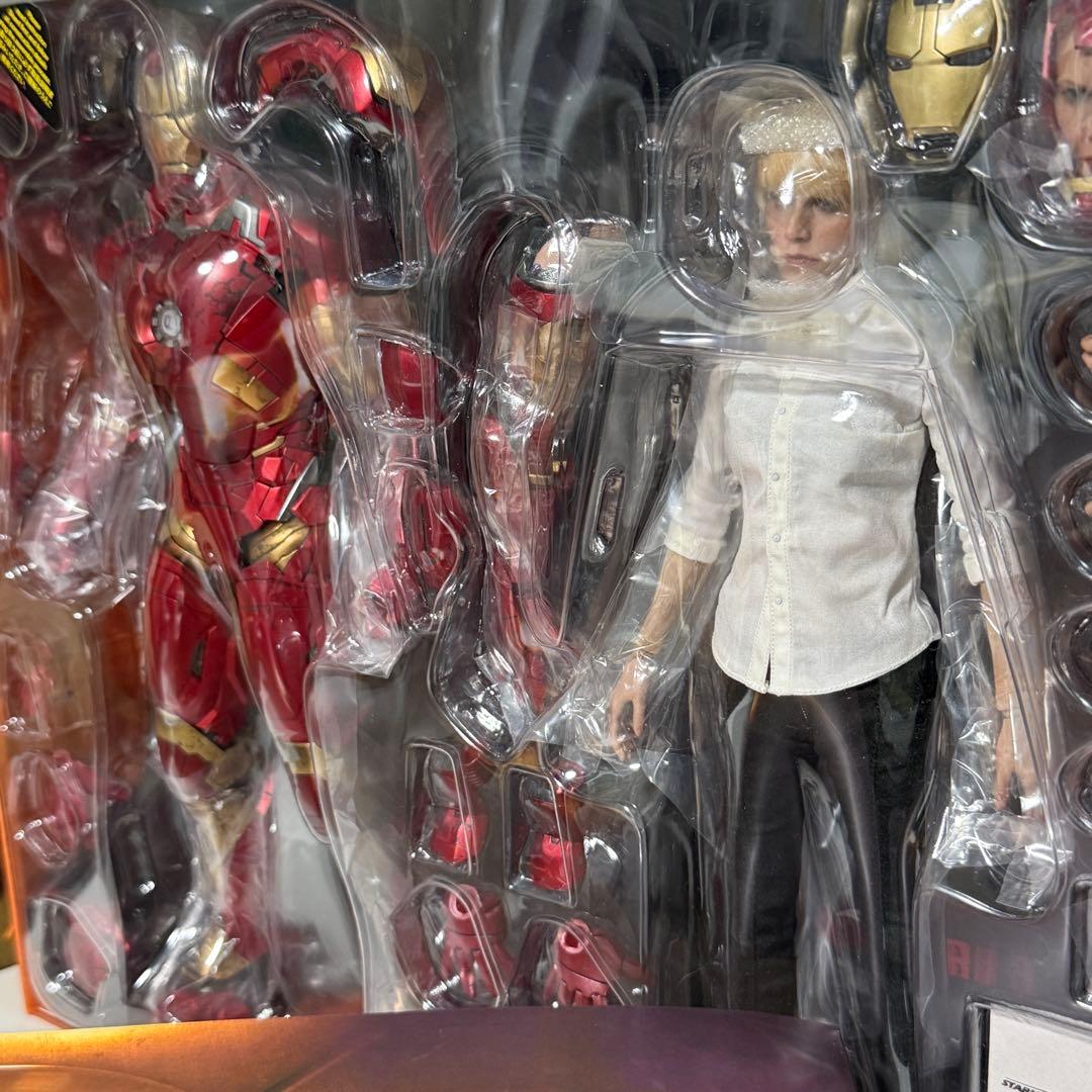 ホットトイズ アイアンマン3 ペッパー・ポッツ & マーク9 未使用品