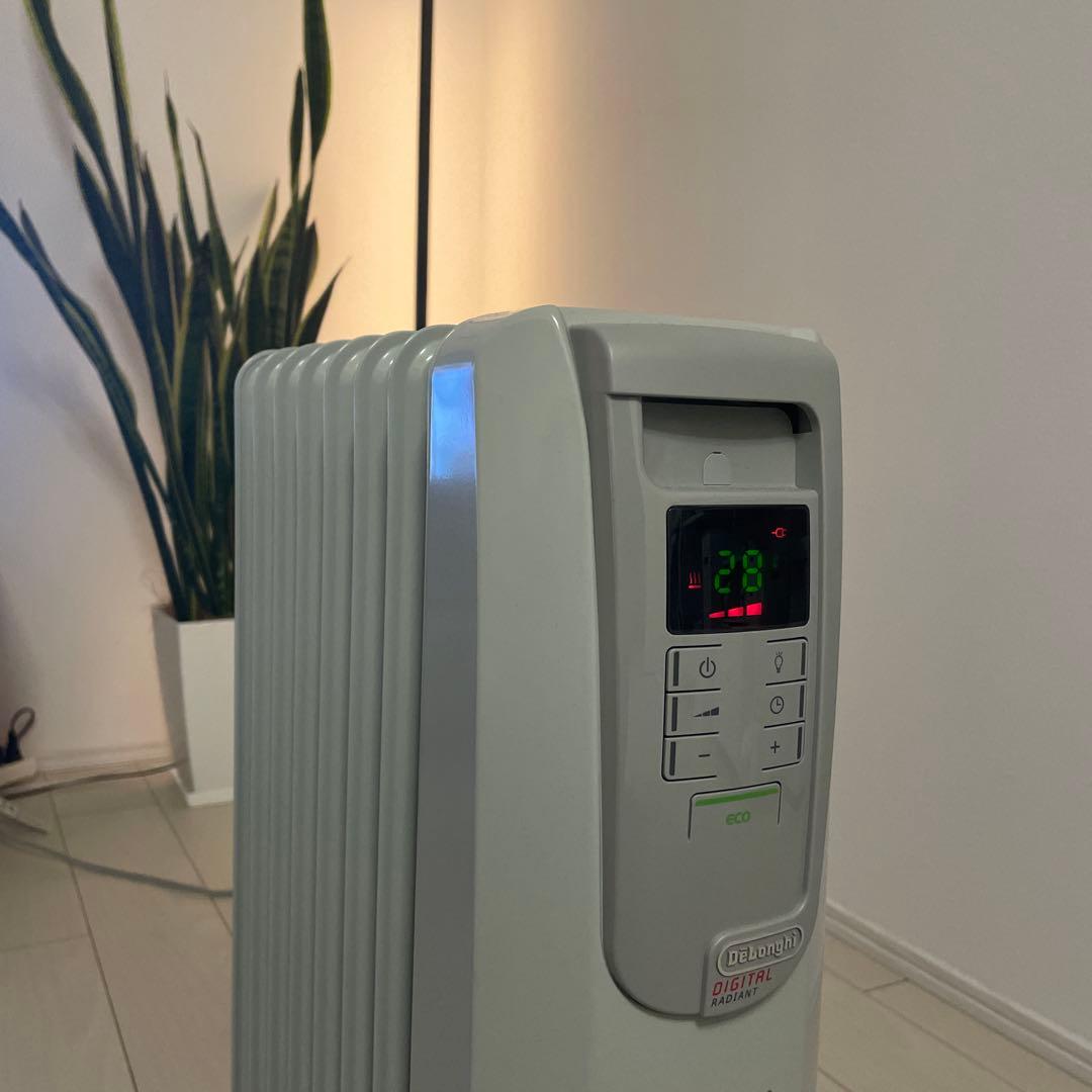 【美品】DeLonghi オイルヒーター 10畳用