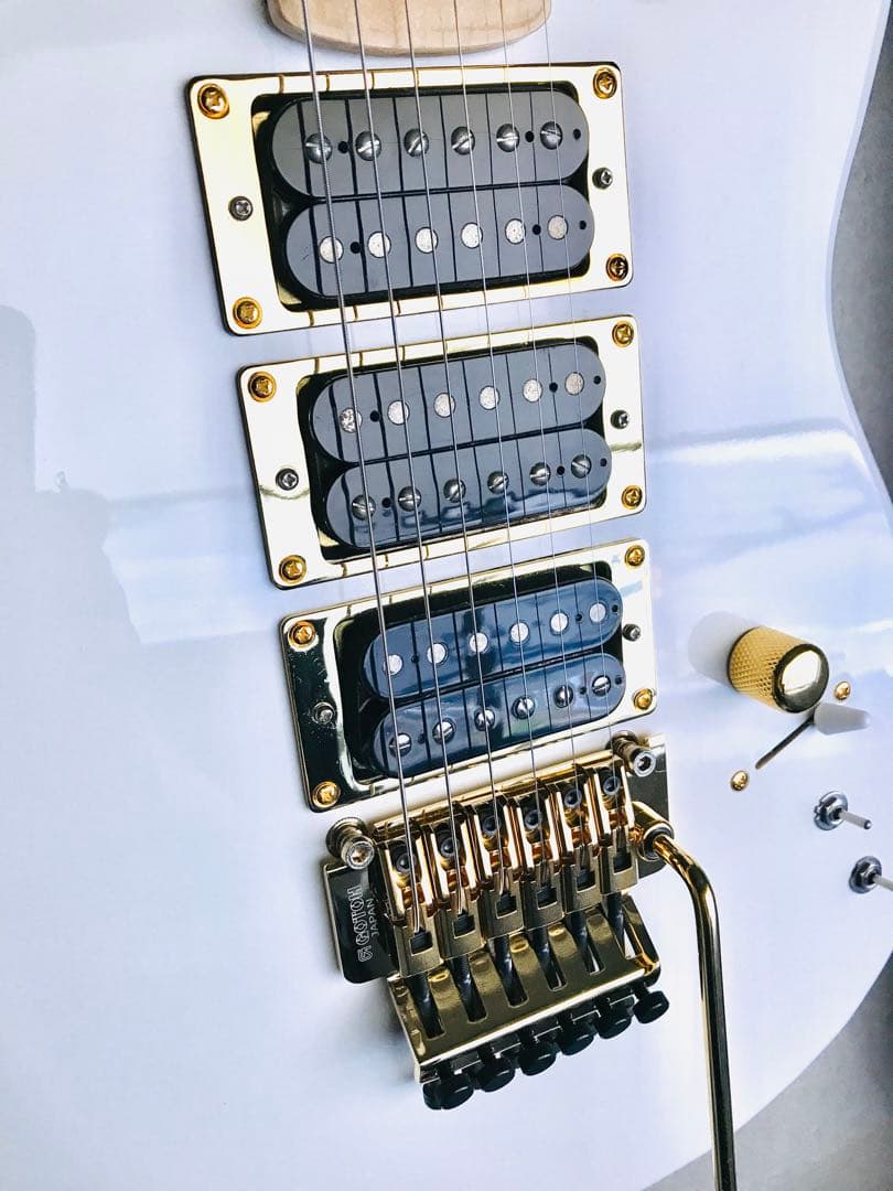 岡本さま　ボンジョビ　リッチーサンボラエレキギター