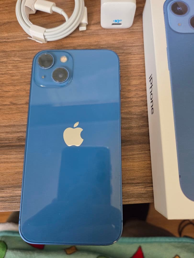 Apple iPhone 13 青色 本体 充電器付き