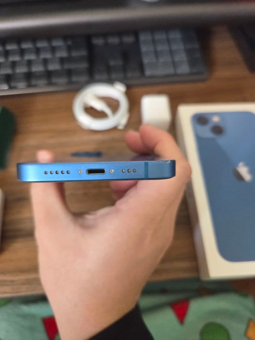 Apple iPhone 13 青色 本体 充電器付き