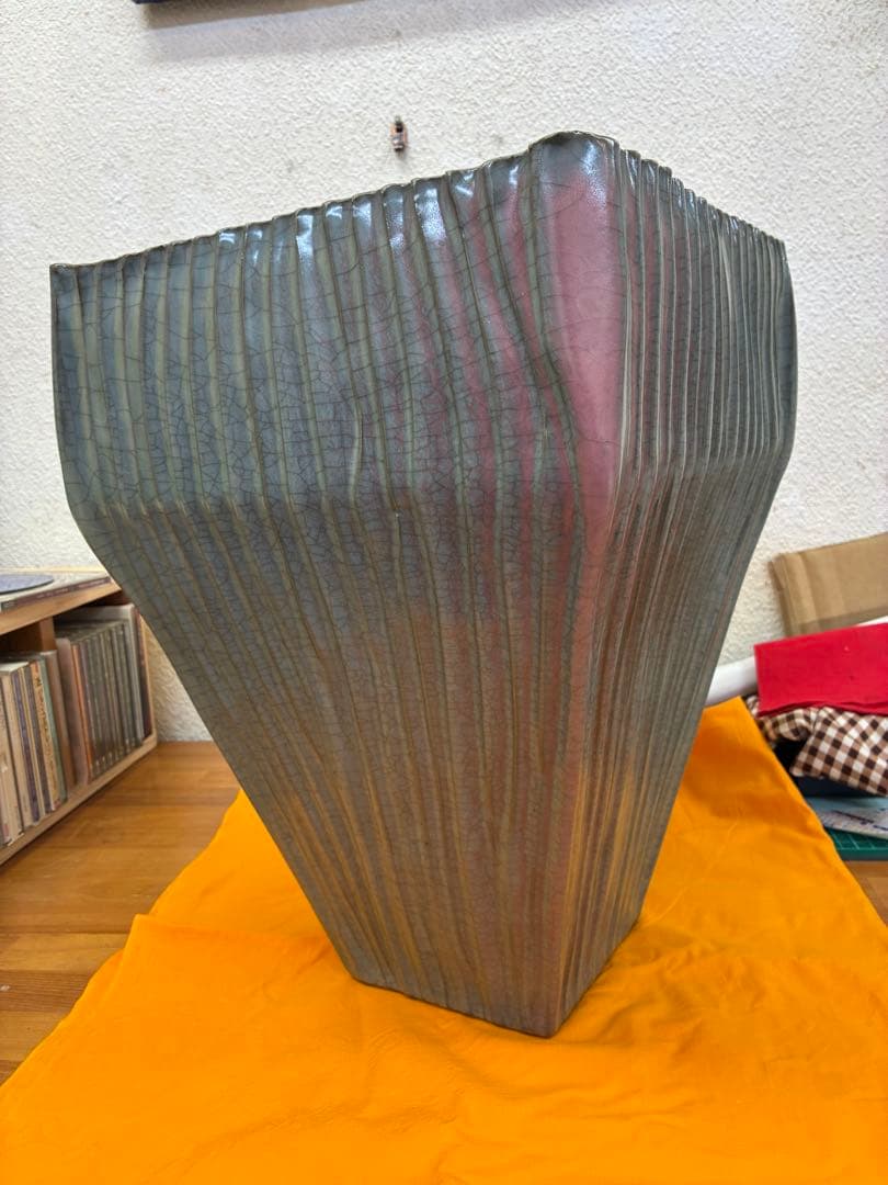 真作保証品　中島宏　青瓷釉彩壺　共箱・共布■本物保証■　最上位作　人間国宝