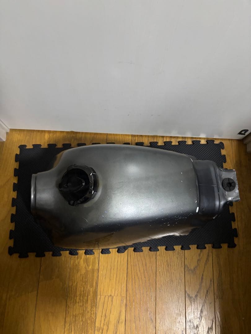 ホンダ　FTR223 タンク　鍵　キャップ　コック付き ガソリンタンク