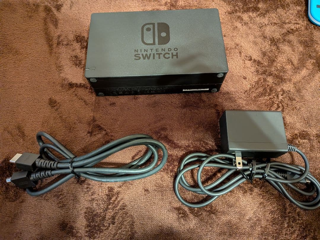 m*a様 Nintendo Switch 本体 赤/青 Joy-Con セット