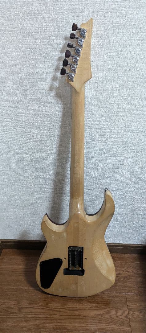 オーダー品 エレキギター　パドゥークトップのスルーネック