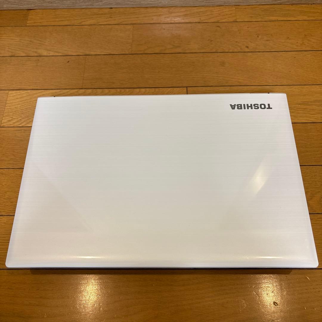 美品 東芝Dynabook T55/BW Core i3-6100U Win11