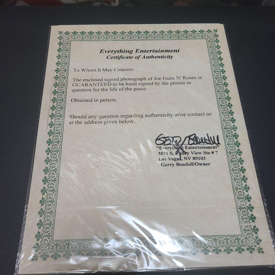 ガンズ・アンド・ローゼズ メンバーサイン入り写真+証明書