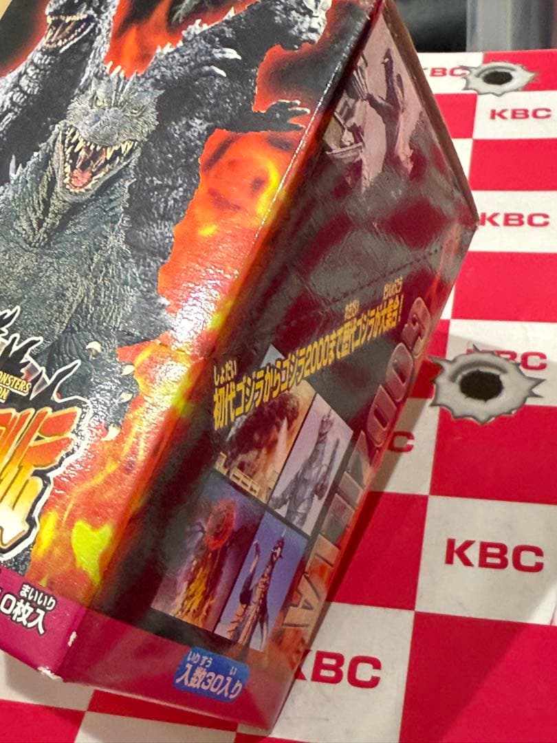 絶版99'ゴジラシール烈伝//歴代ゴジラ大集合1BOX30パック入新品未展示物