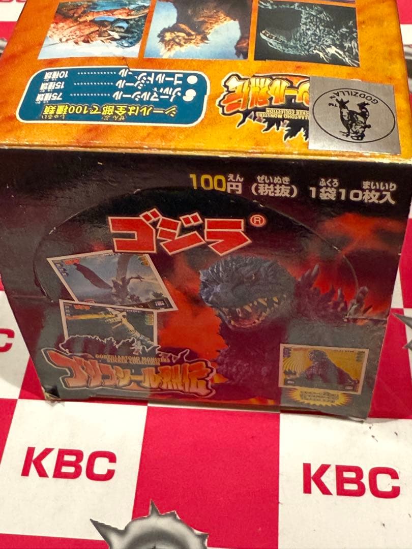 絶版99'ゴジラシール烈伝//歴代ゴジラ大集合1BOX30パック入新品未展示物