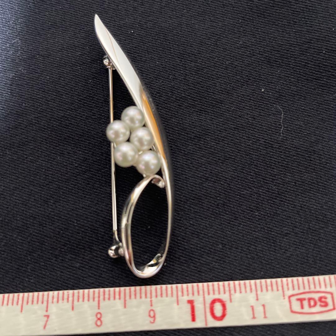 ミキモトのパールブローチ