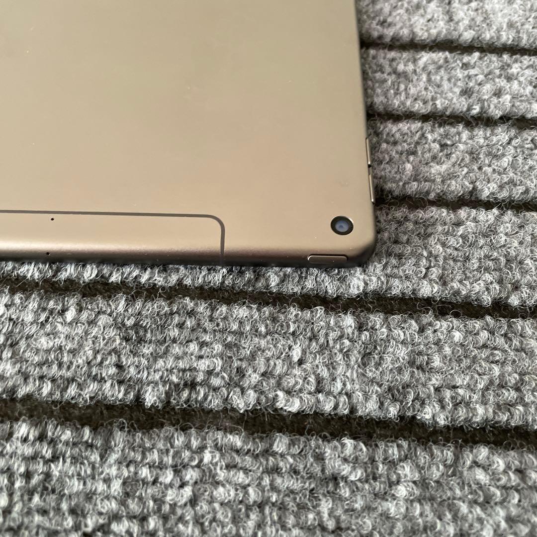84 iPad Air3 3世代 64GB SIMフリー スペースグレイ