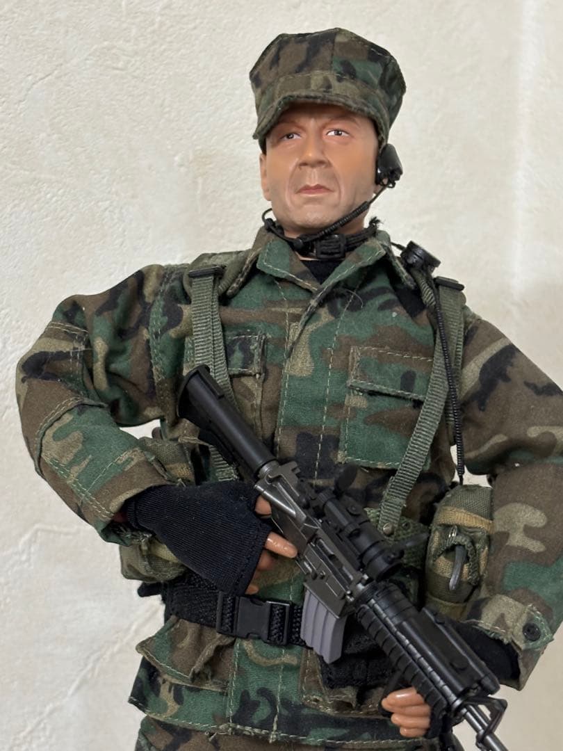 アメリカ海軍ネイビーシールズ チームリーダー ティアーズ オブ ザ サン