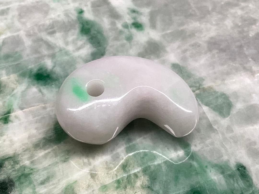 ✳premiumシリーズ一流の勾玉　コレクション レベルです‼️糸魚川翡翠　特別品