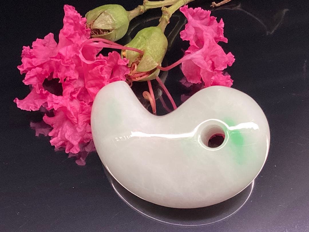 ✳premiumシリーズ一流の勾玉　コレクション レベルです‼️糸魚川翡翠　特別品