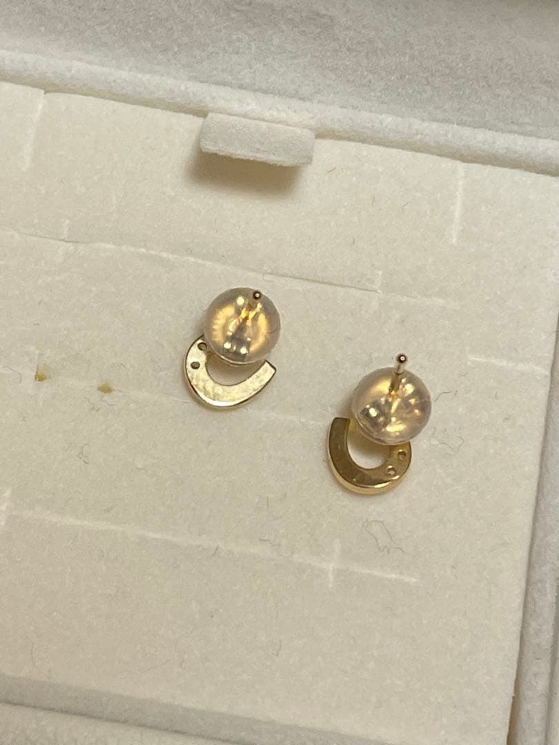 ◆感謝価格◆4℃◆ヨンドシー◆K10◆ホースシュージルコニアピアス◆