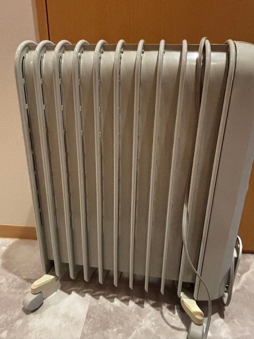 DeLonghi Vento オイルヒーター グレー