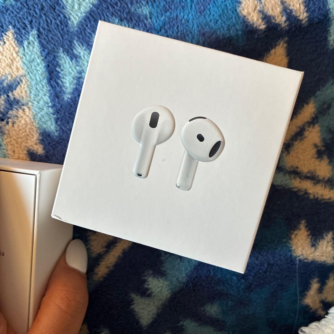 Apple AirPods4本体 ホワイト　新品正規品