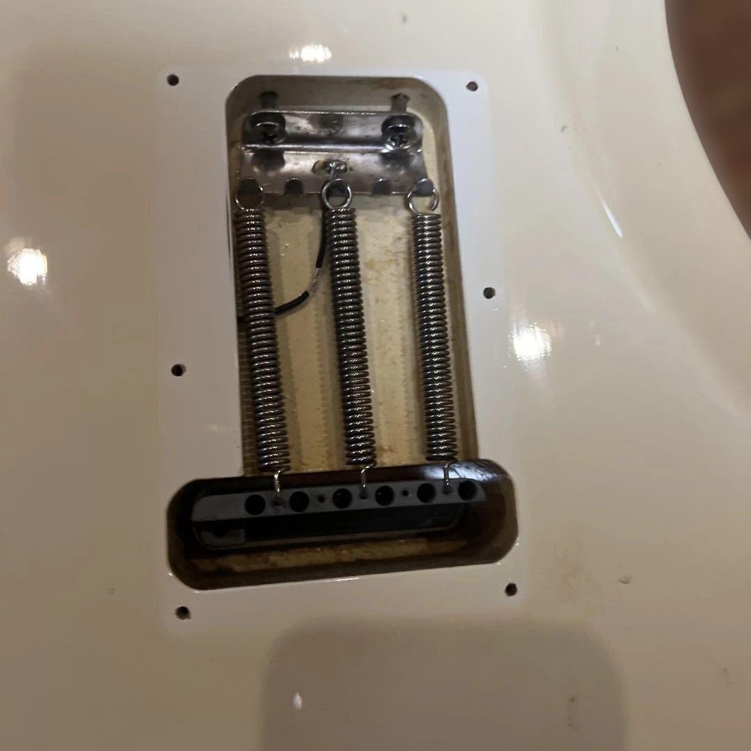 Squier Stratocaster ホワイト