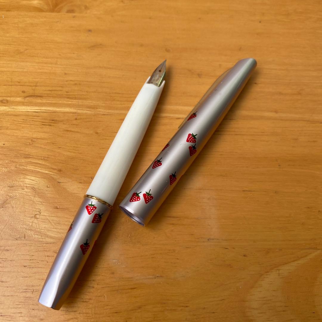 ポ*！様 美品　プラチナ　ポケット　イチゴ柄　万年筆　14k 細字 Platin