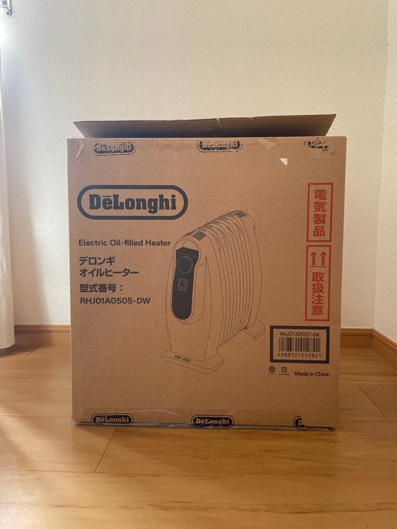 デロンギオイルヒーター RHJ01A050-DW 小型　3畳程度・脱衣所等