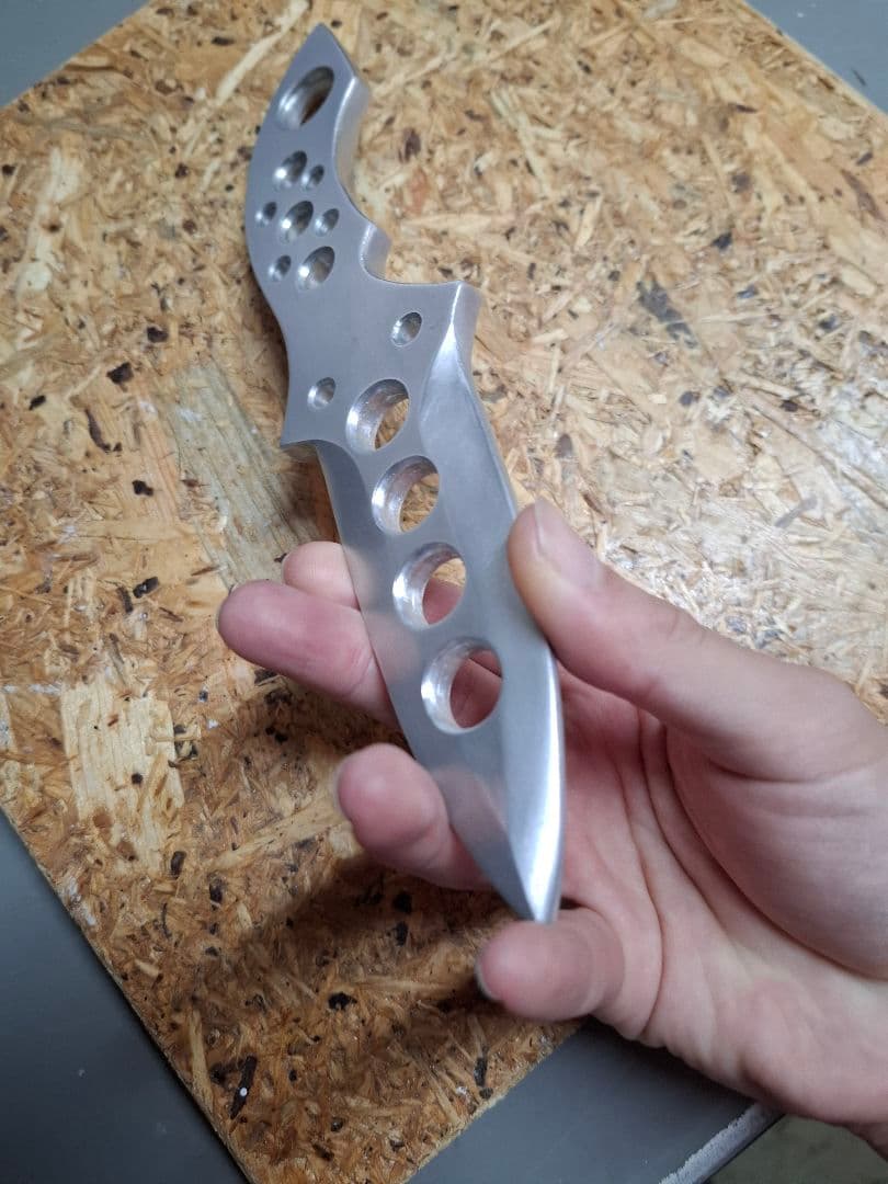 トレーニング　カランビット