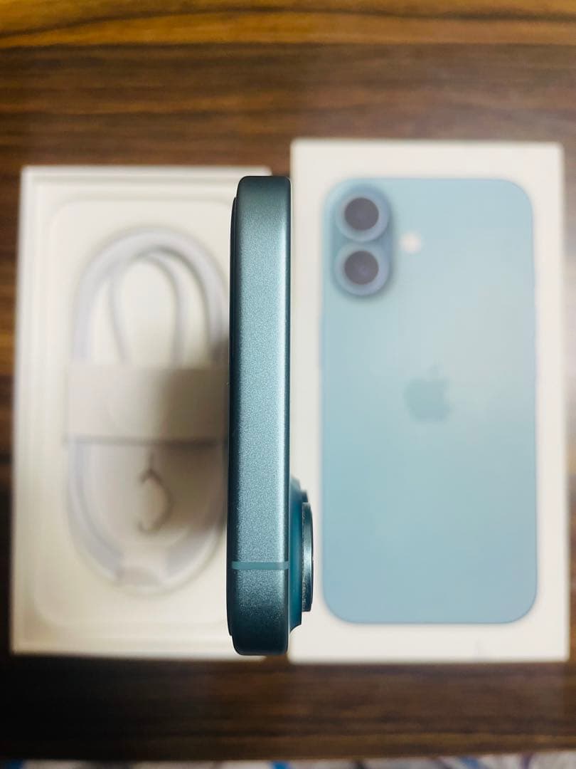 [値下げ中] iPhone 16 Simフリー128gb 本体+スマホカバー5個