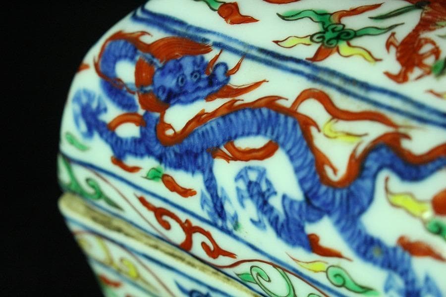 中国美術 赤絵雲龍紋 蓮菱 蓋物 大明嘉靖年製 書(K-A718)