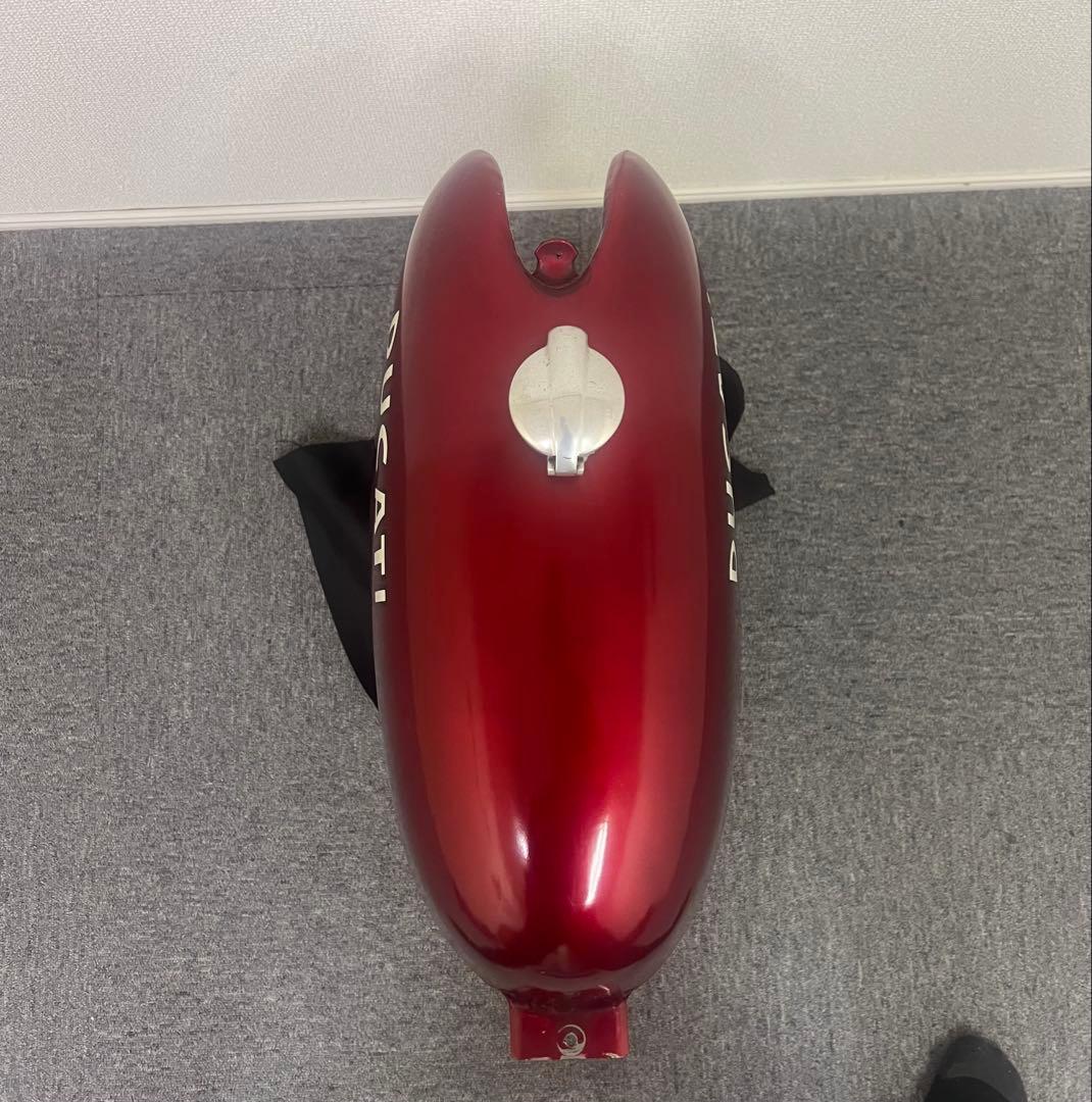 アルミタンク　赤　車種不明